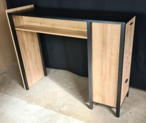 Bar Theke in Eiche Schwarz mit Flascheneinteilung